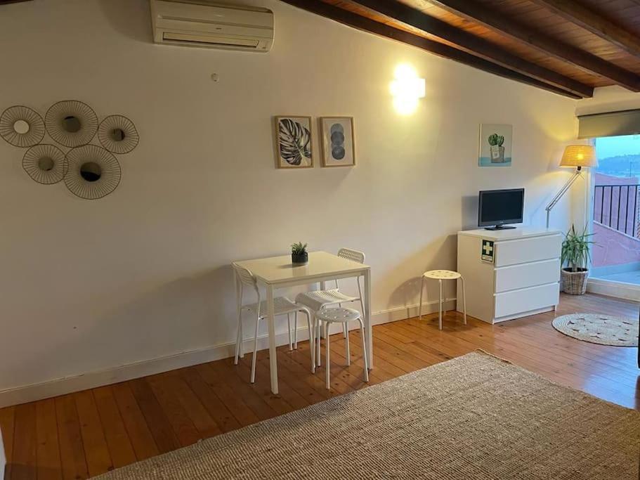 Apartment Charming Meio A Lapa Iii Amazing Terrace View Lisbon